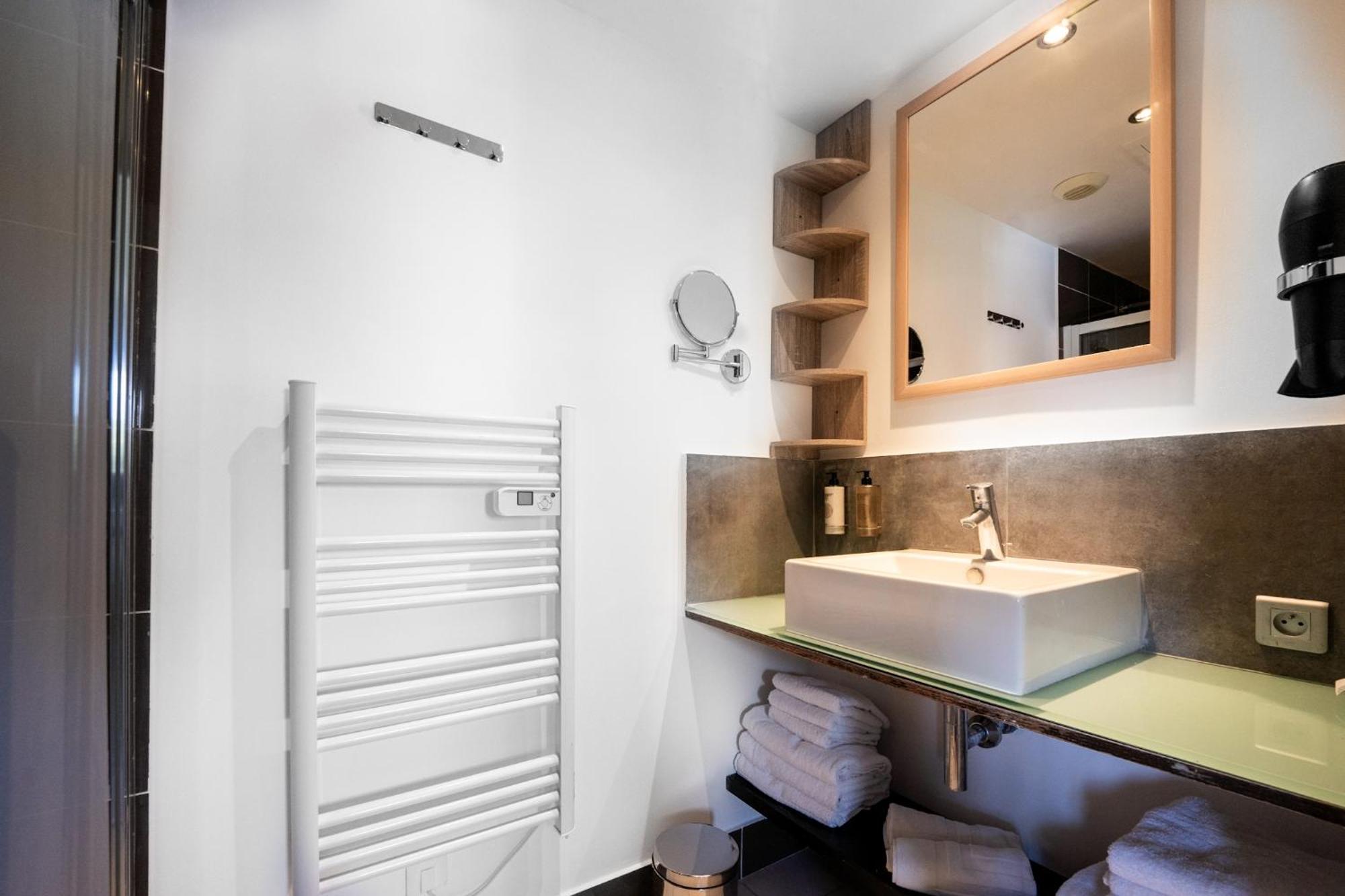 Studio Dernier Etage Le Nid D'Amour - Sejour Romantique, Mandara Beach, ฌวง-เลส์-แป็งส์ ภายนอก รูปภาพ