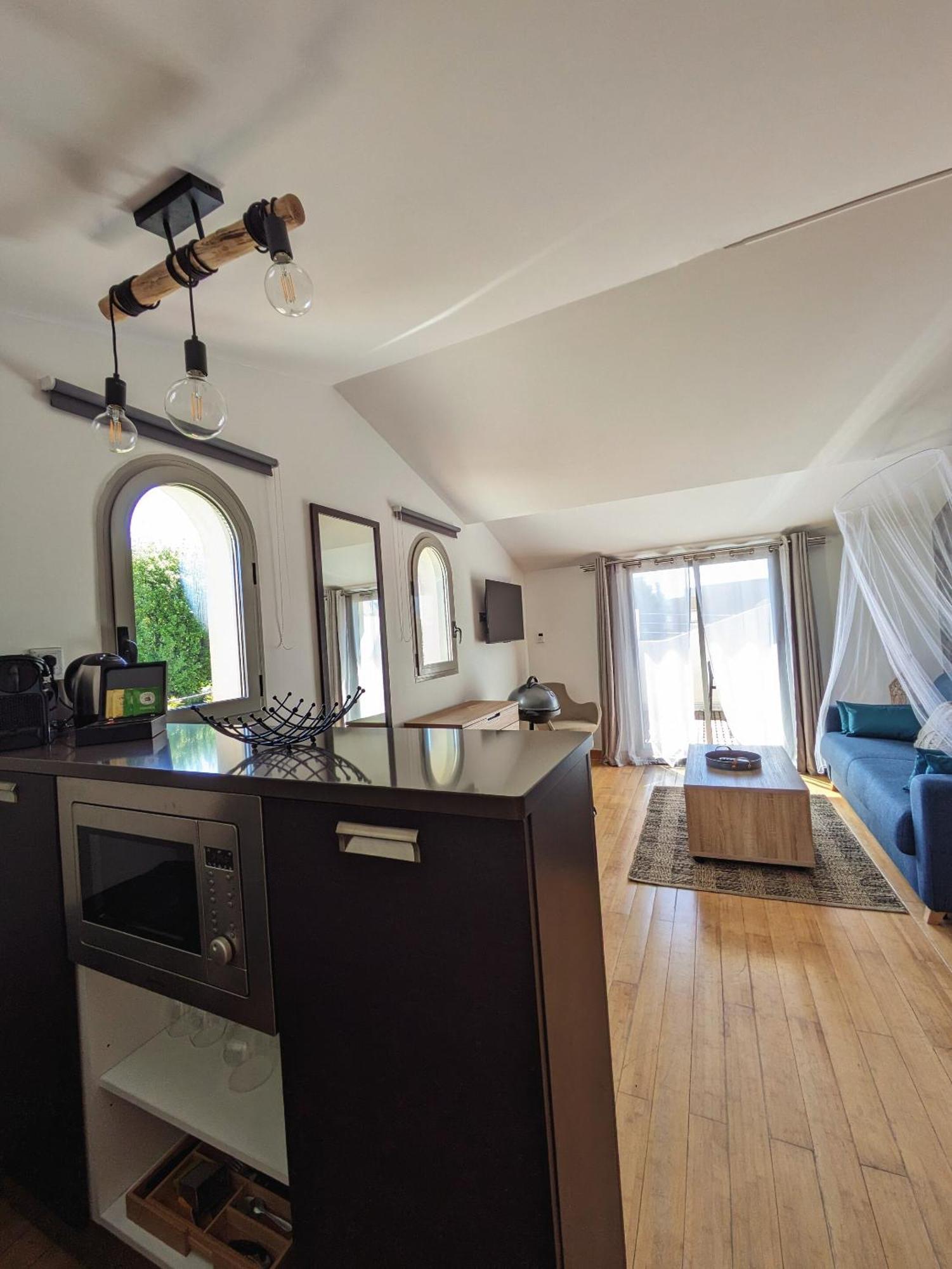 Studio Dernier Etage Le Nid D'Amour - Sejour Romantique, Mandara Beach, ฌวง-เลส์-แป็งส์ ภายนอก รูปภาพ